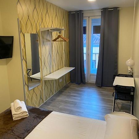 Hostal Alaska Madrid Exterior foto