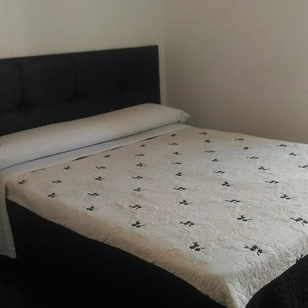 Hostal Alaska Madrid Exterior foto