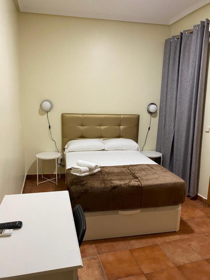 Hostal Alaska Madrid Exterior foto