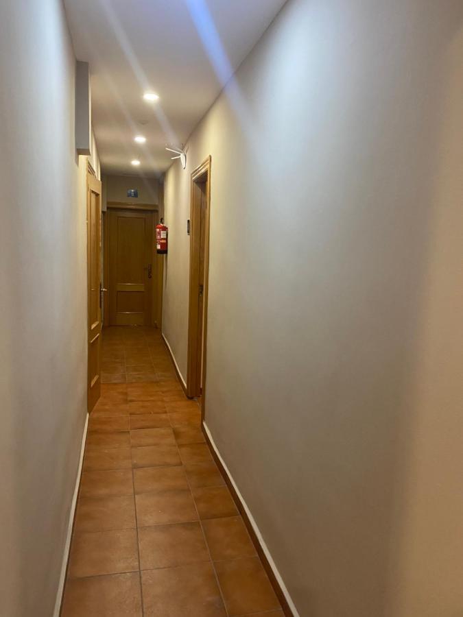 Hostal Alaska Madrid Exterior foto