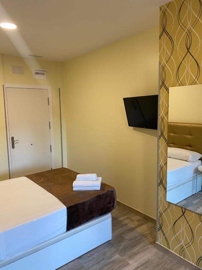 Hostal Alaska Madrid Exterior foto