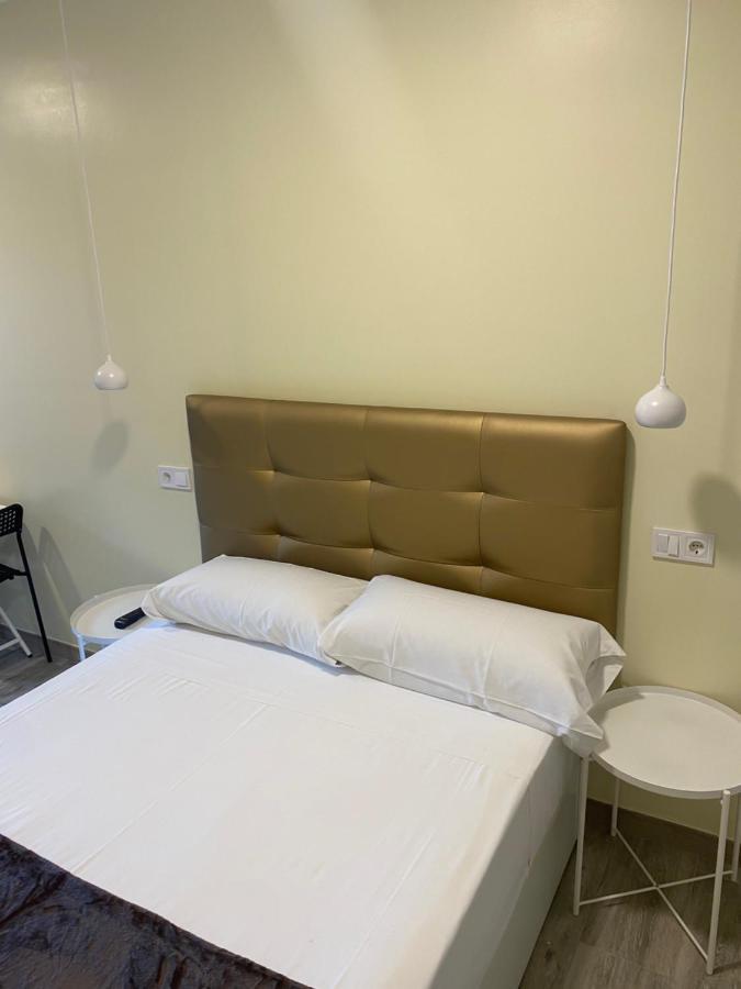 Hostal Alaska Madrid Exterior foto