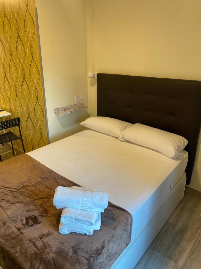 Hostal Alaska Madrid Exterior foto