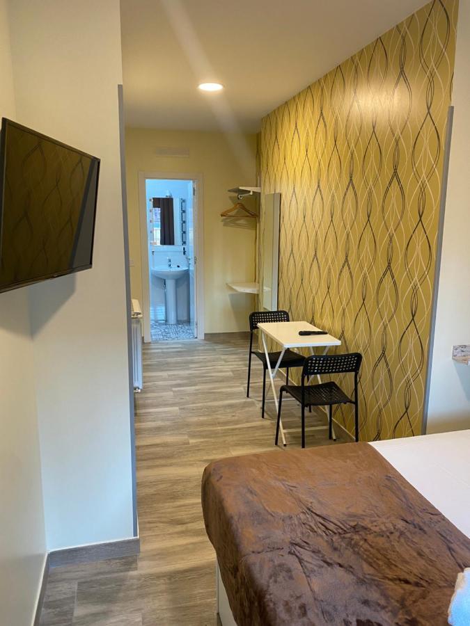 Hostal Alaska Madrid Exterior foto