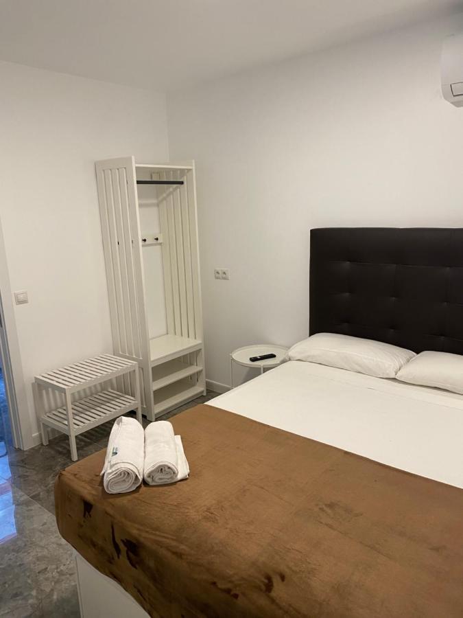 Hostal Alaska Madrid Exterior foto
