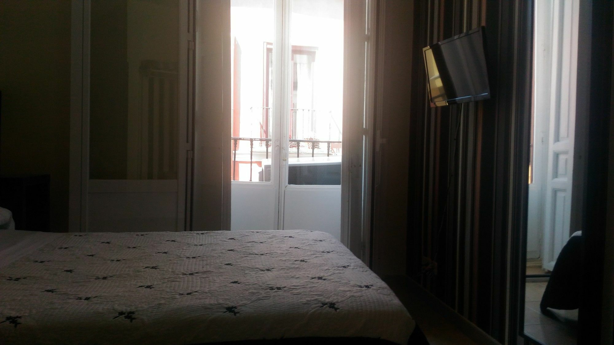 Hostal Alaska Madrid Exterior foto