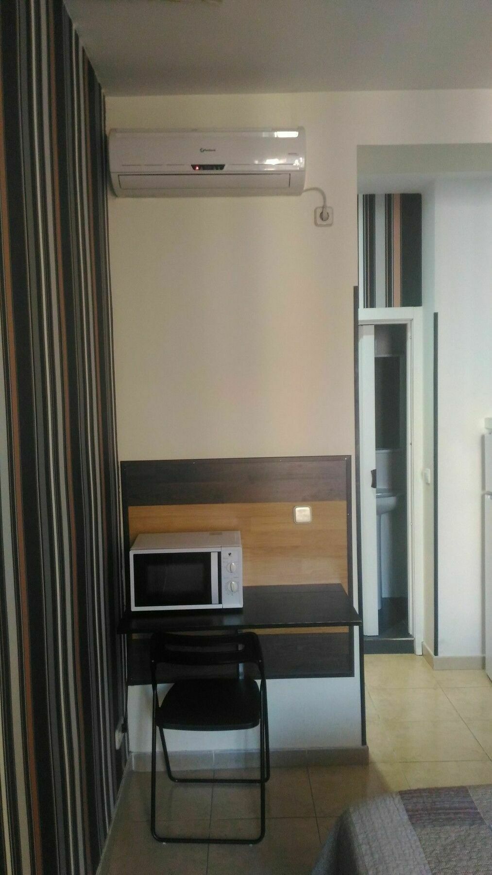 Hostal Alaska Madrid Exterior foto