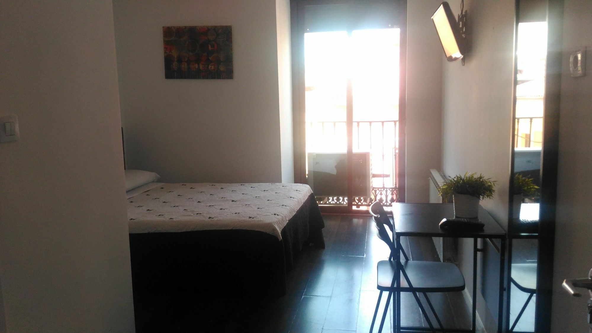 Hostal Alaska Madrid Exterior foto