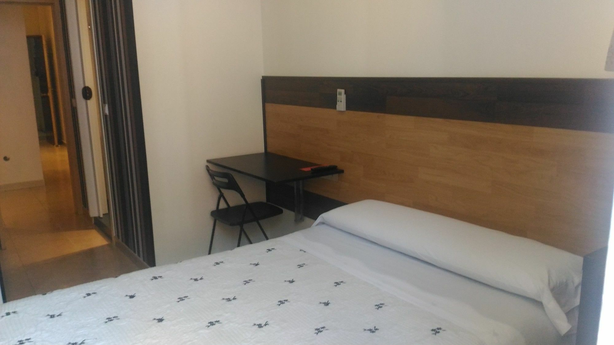 Hostal Alaska Madrid Exterior foto