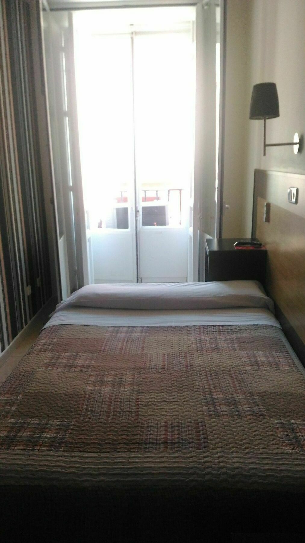 Hostal Alaska Madrid Exterior foto