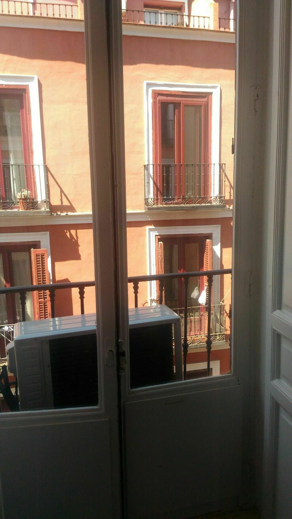Hostal Alaska Madrid Exterior foto