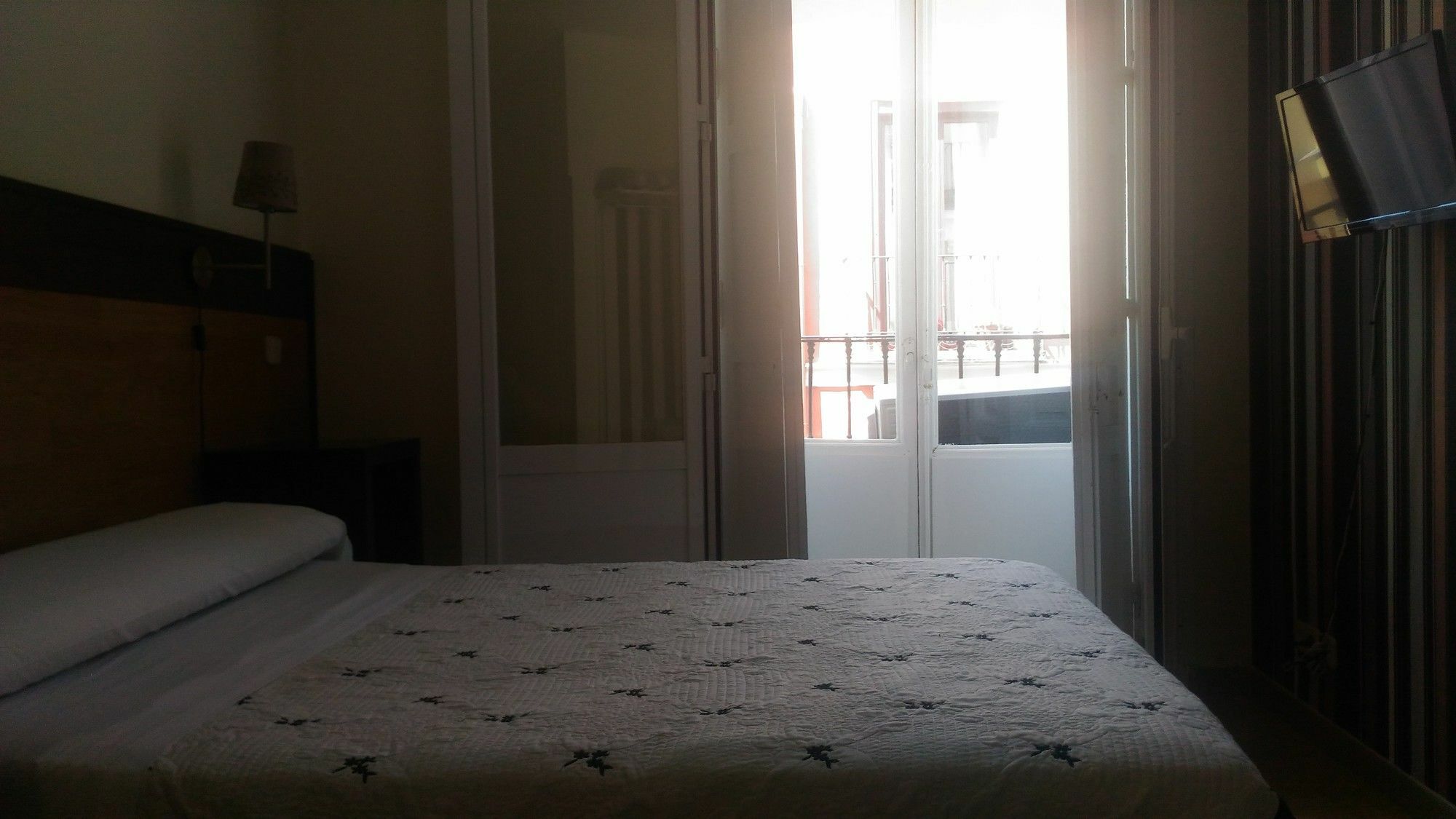 Hostal Alaska Madrid Exterior foto