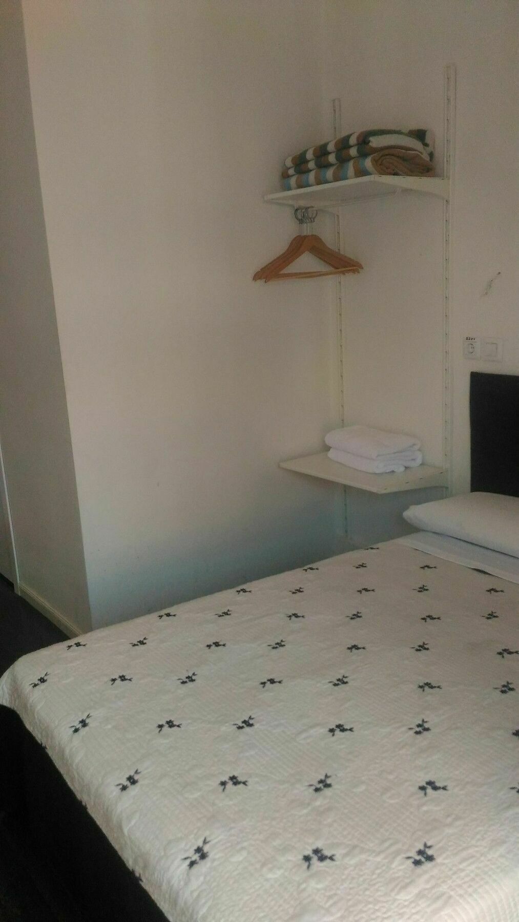 Hostal Alaska Madrid Exterior foto