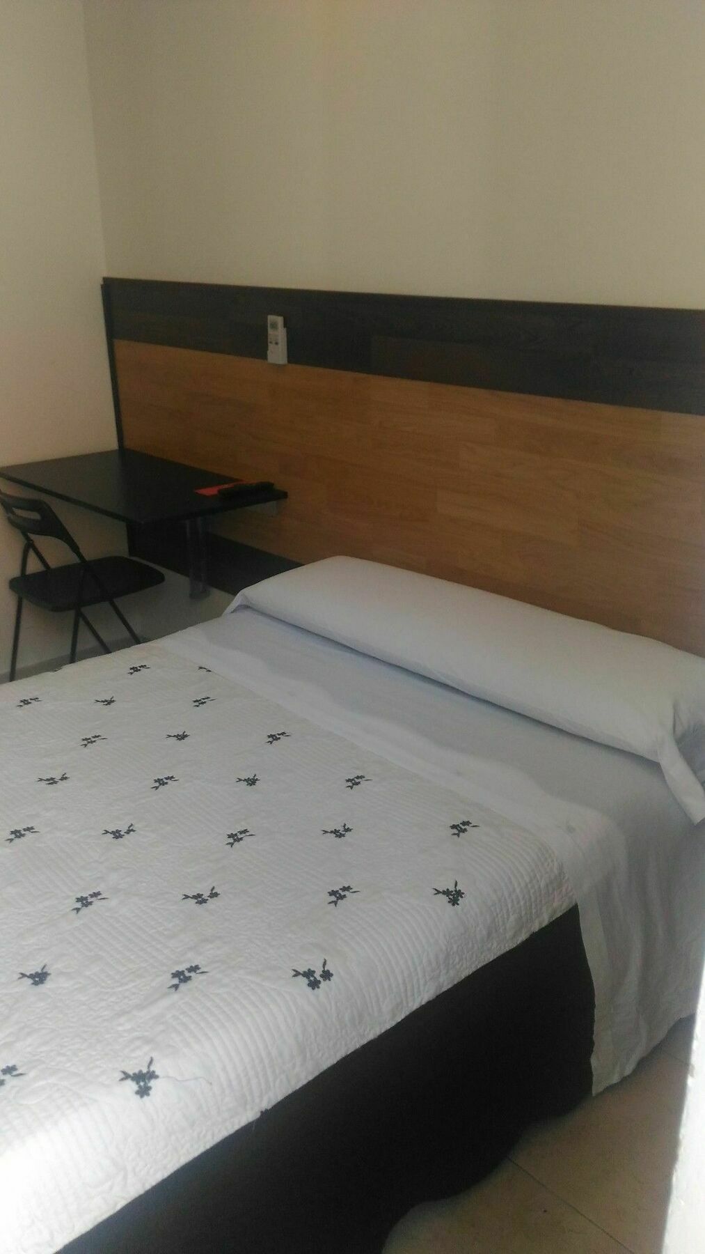 Hostal Alaska Madrid Exterior foto